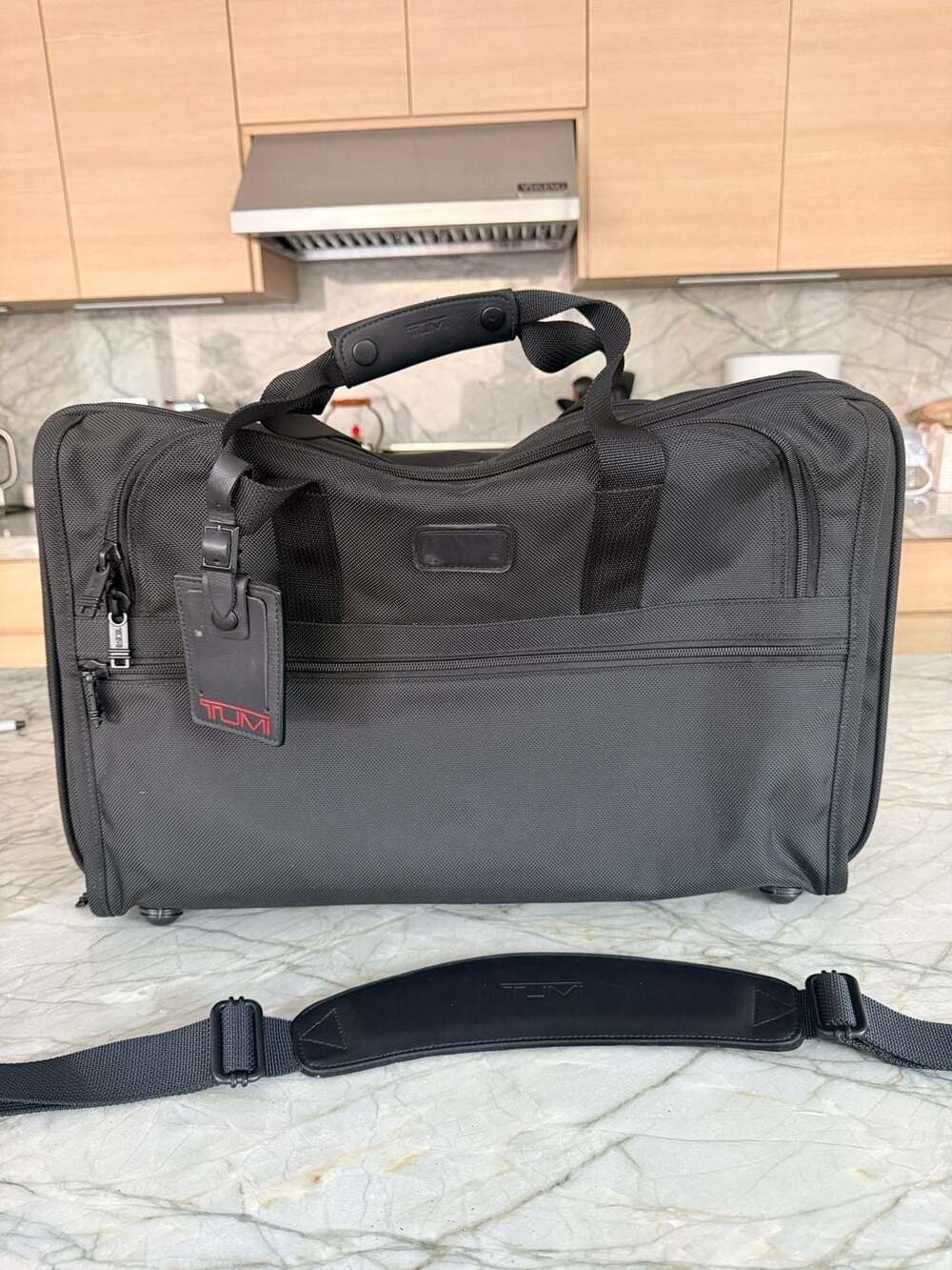 TUMI 2678D3 Expandable 22" Carry-On Black Shoulder Bag